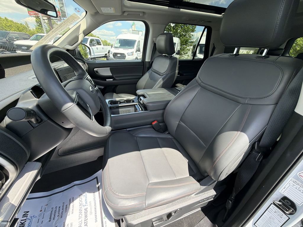 Used 2025 Ford Expedition Max Active AWD/4WD image 17