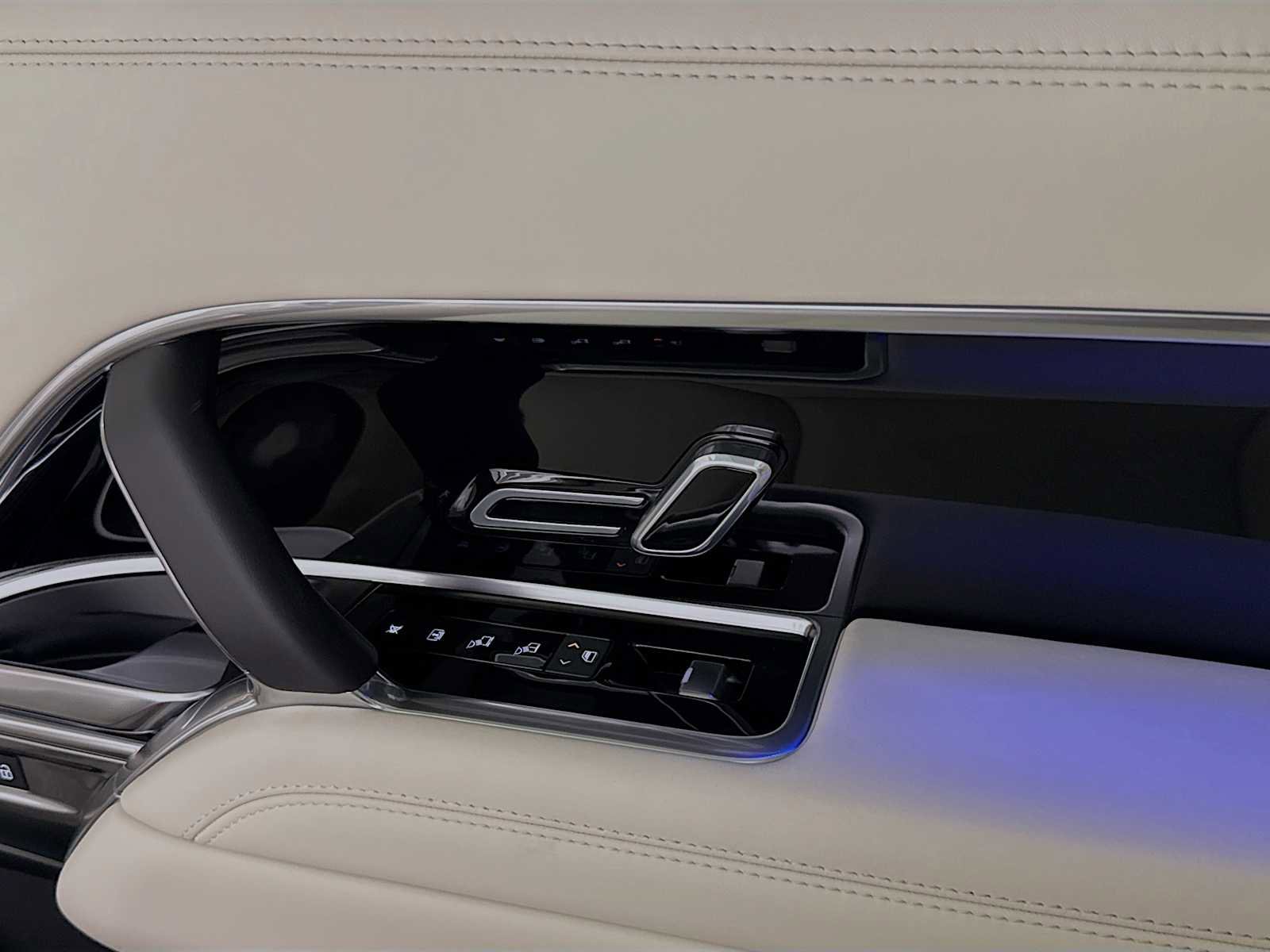 New 2026 Land Rover Range Rover SE image 26