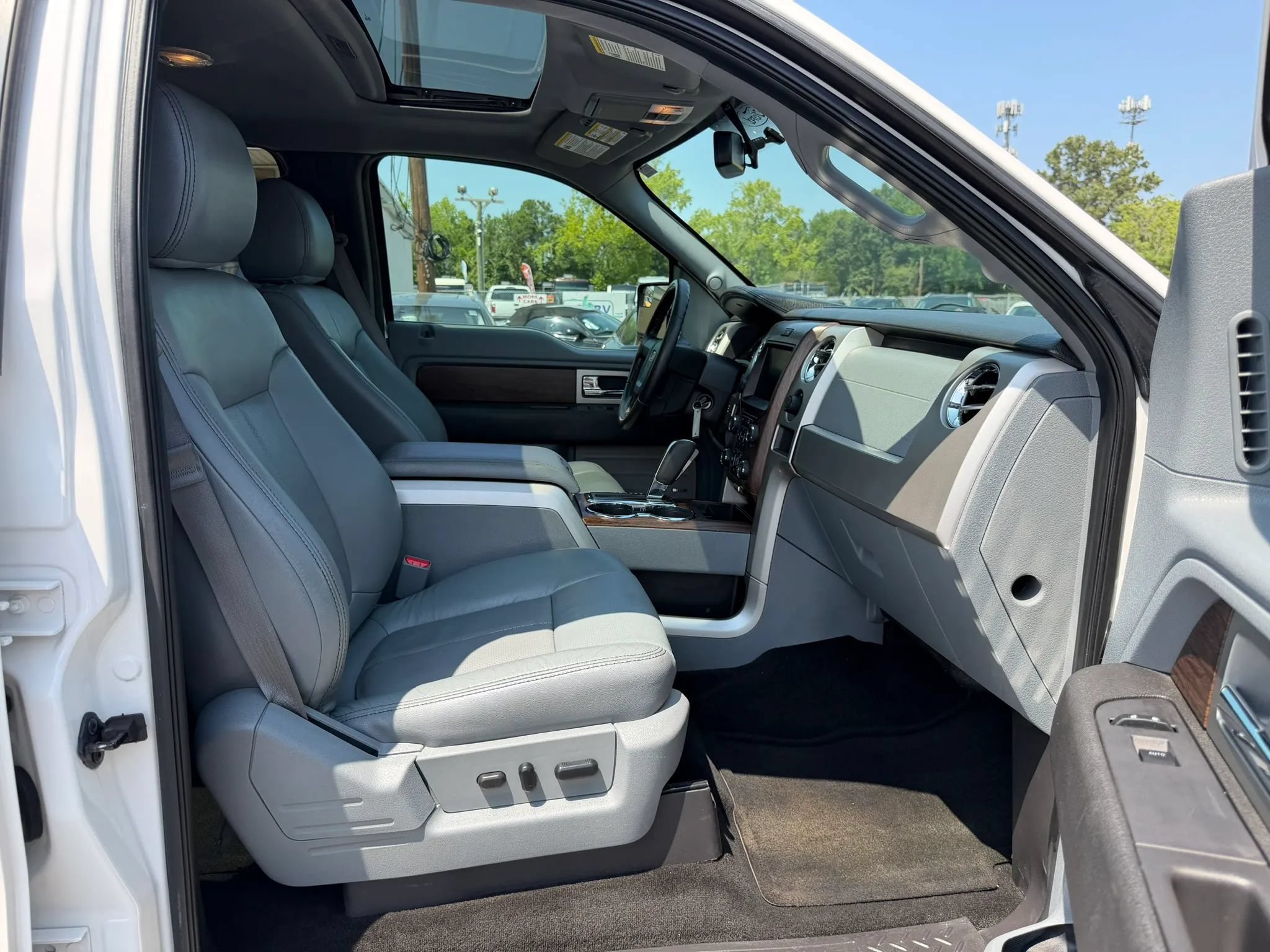 Used 2013 Ford F150 Lariat w/ Luxury Equipment Group AWD/4WD image 25