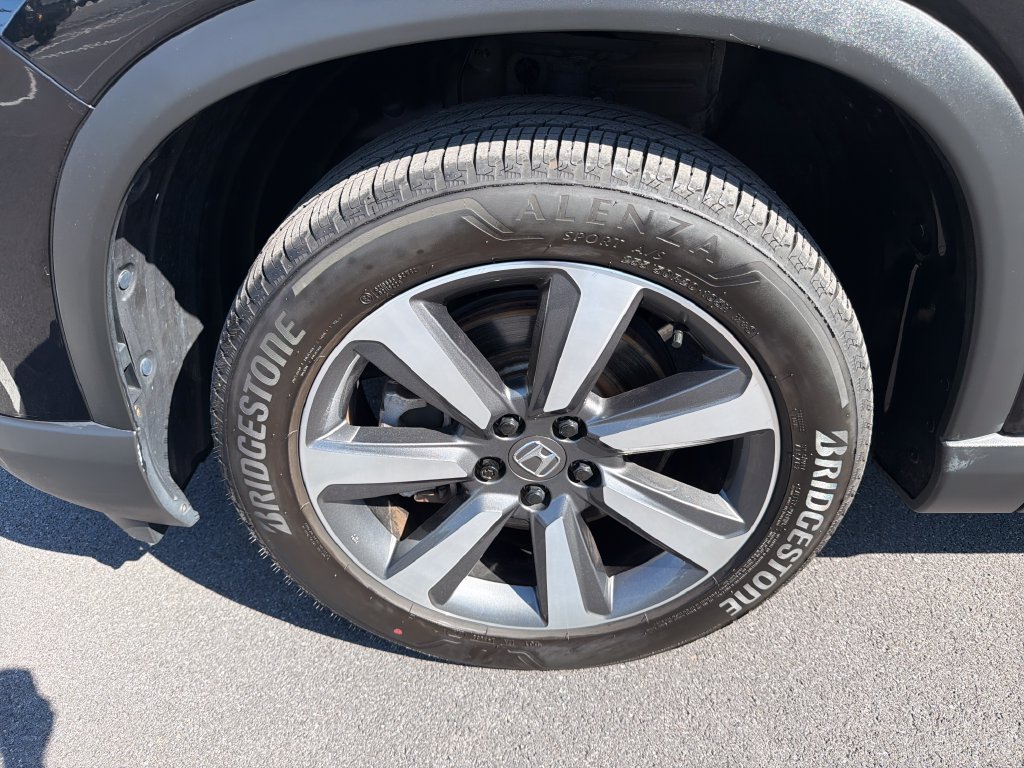 Used 2024 Honda Pilot Touring image 13