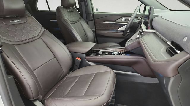 Certified 2025 Ford Explorer Platinum w/ Ultimate Package AWD/4WD image 31