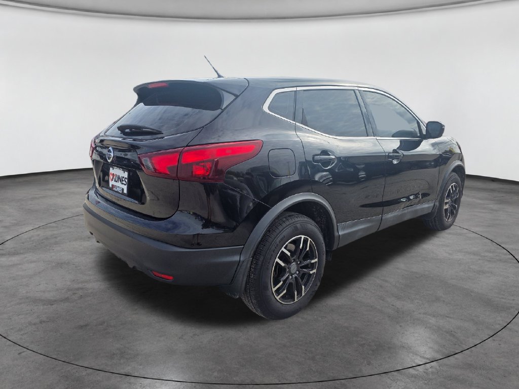 Used 2018 Nissan Rogue Sport FWD image 9