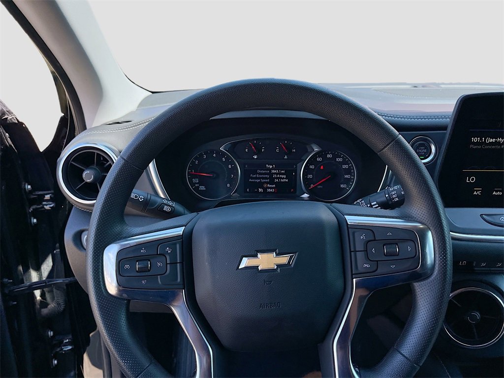 Used 2025 Chevrolet Blazer LT image 11