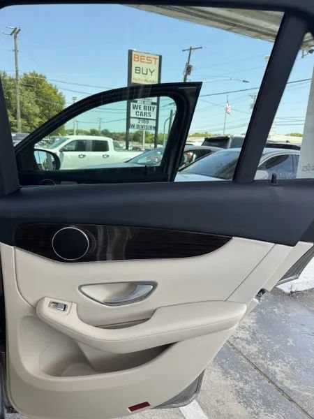 Used 2022 Mercedes-Benz GLC 300 w/ Premium Package Lite image 24