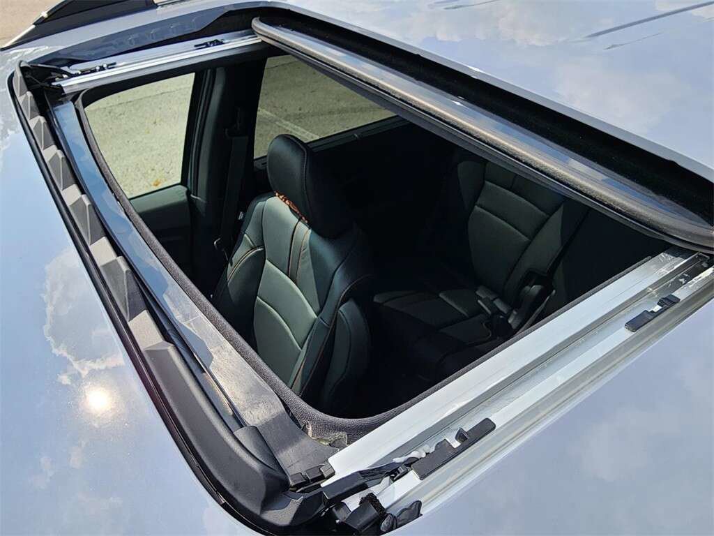 Used 2023 Honda Passport TrailSport image 2