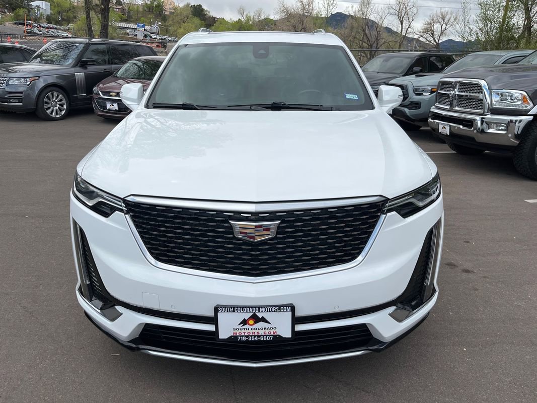 Used 2021 Cadillac XT6 Premium Luxury FWD image 2