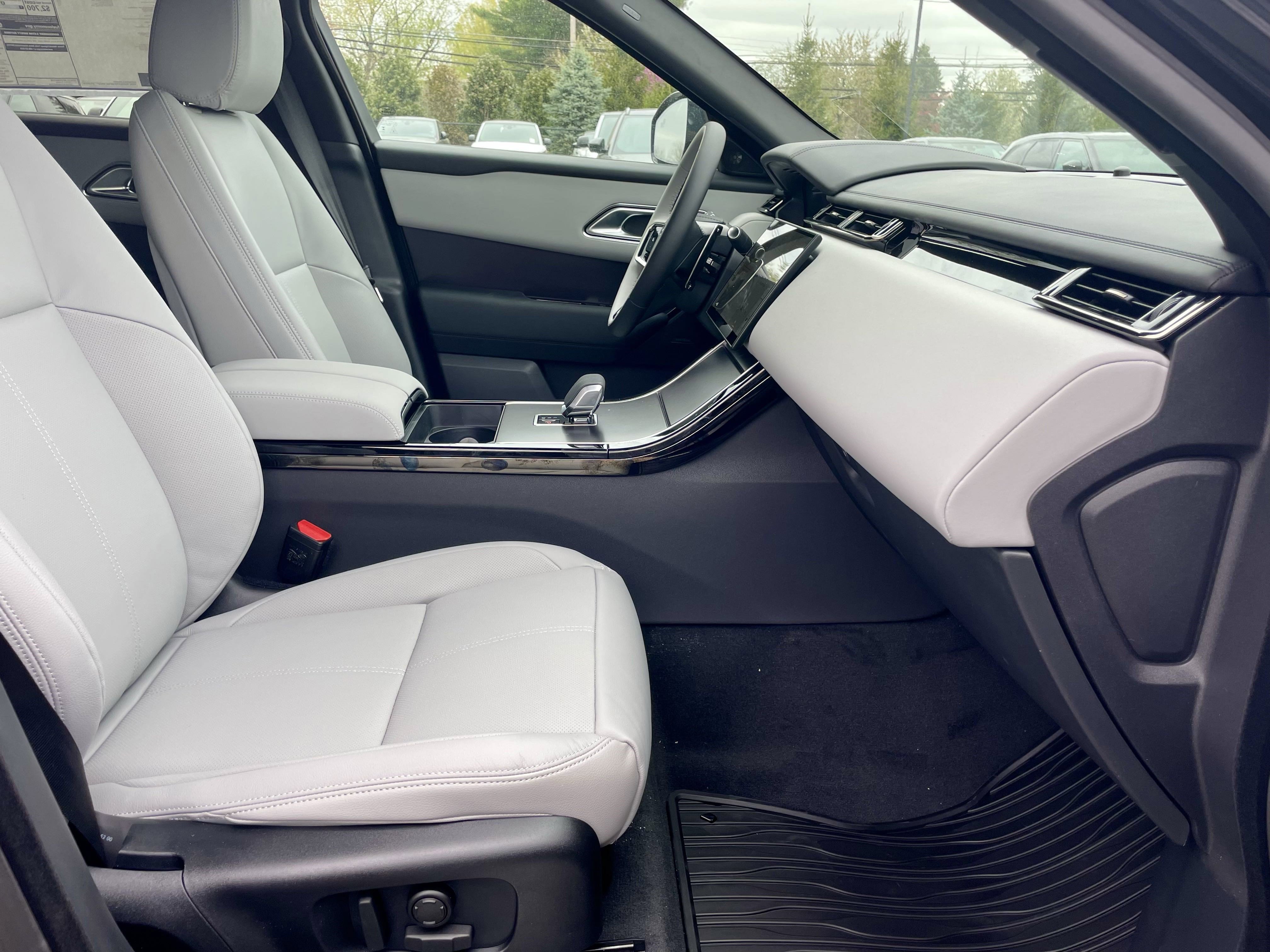 New 2026 Land Rover Range Rover Velar Dynamic SE image 15