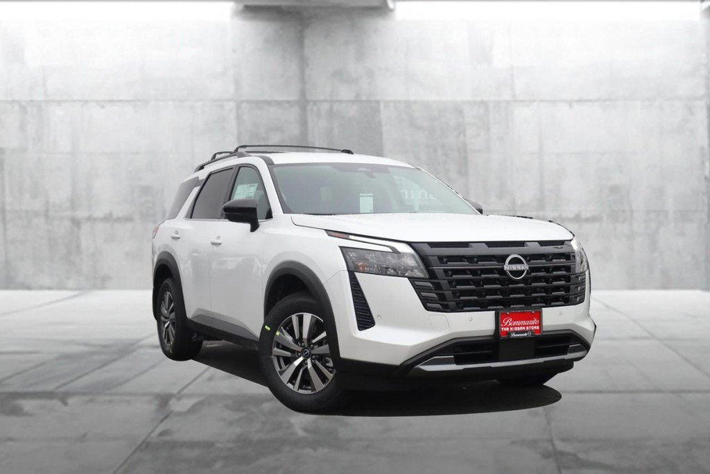 New 2026 Nissan Pathfinder SL w/ Cargo Package image 2