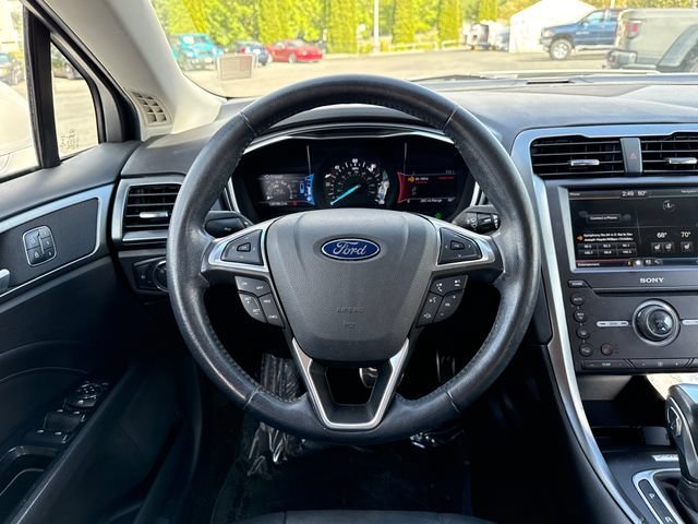 Used 2016 Ford Fusion Energi Titanium FWD image 9