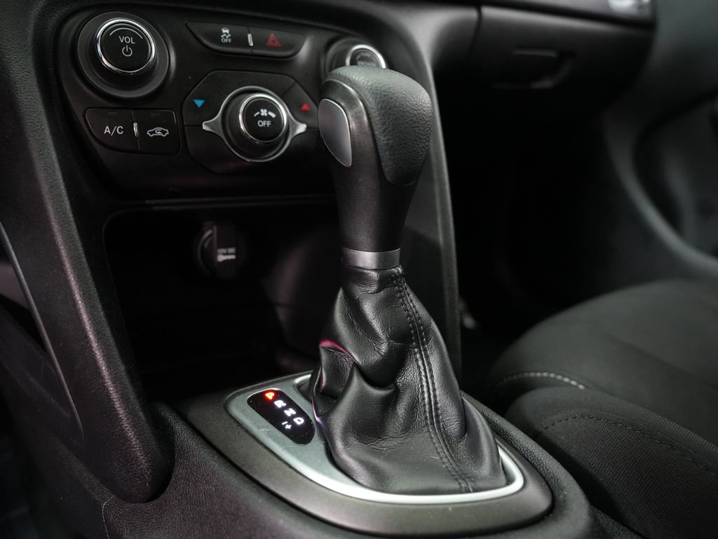 Used 2013 Dodge Dart SXT FWD image 23