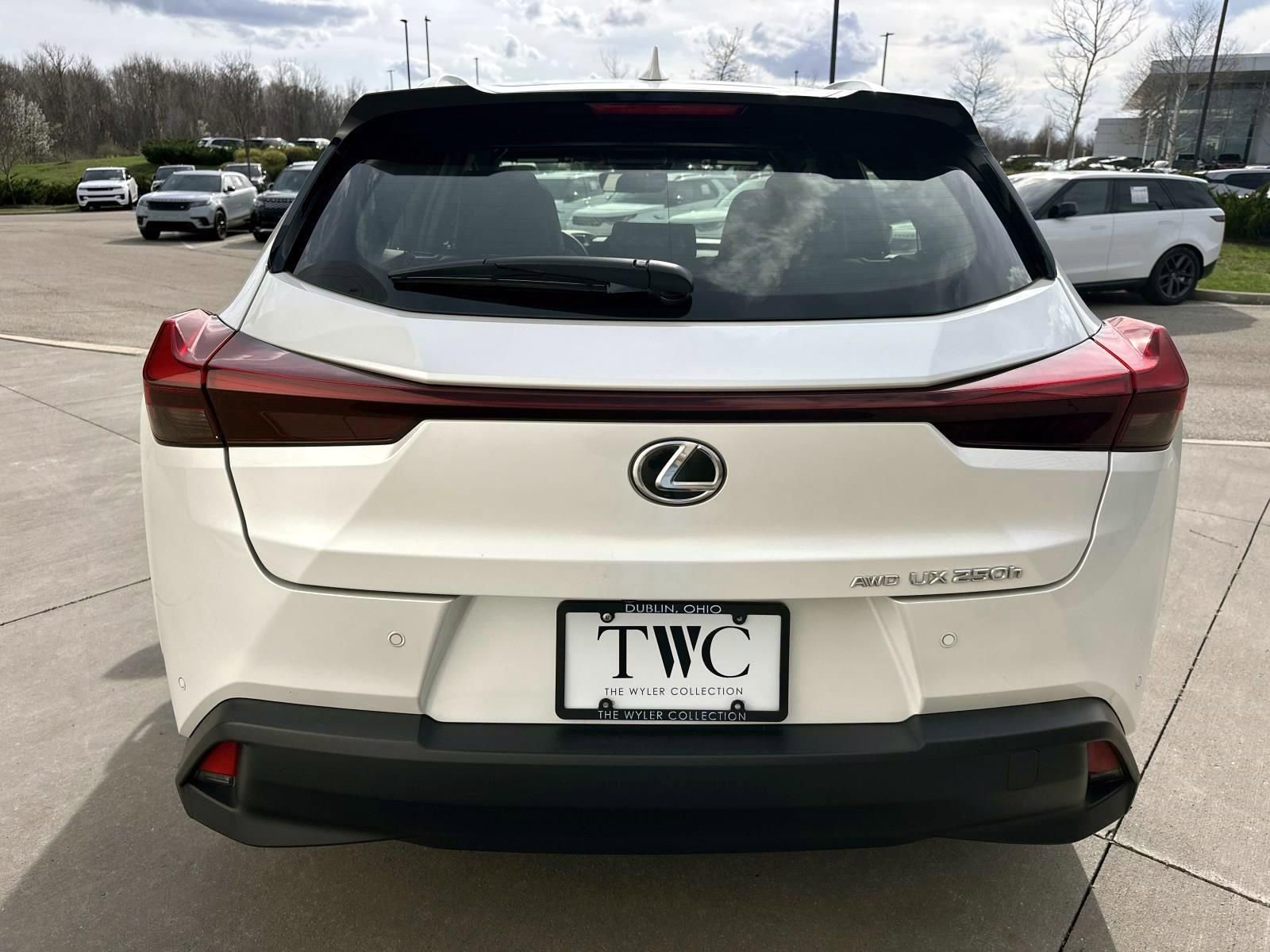 Used 2023 Lexus UX 250h AWD image 6