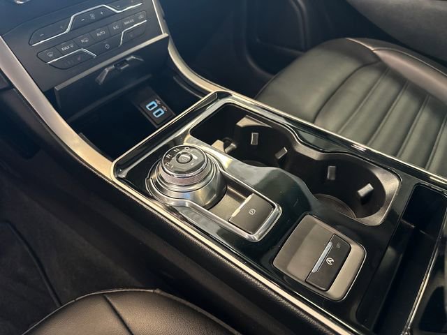 Used 2019 Ford Edge SEL w/ Equipment Group 201A AWD/4WD image 32