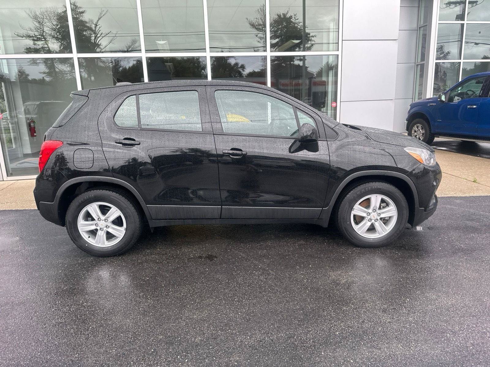 Used 2020 Chevrolet Trax LS FWD image 6