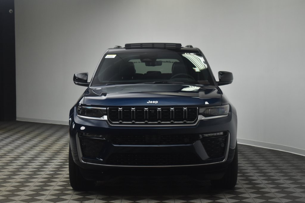 New 2027 Jeep Grand Cherokee Summit AWD/4WD image 2
