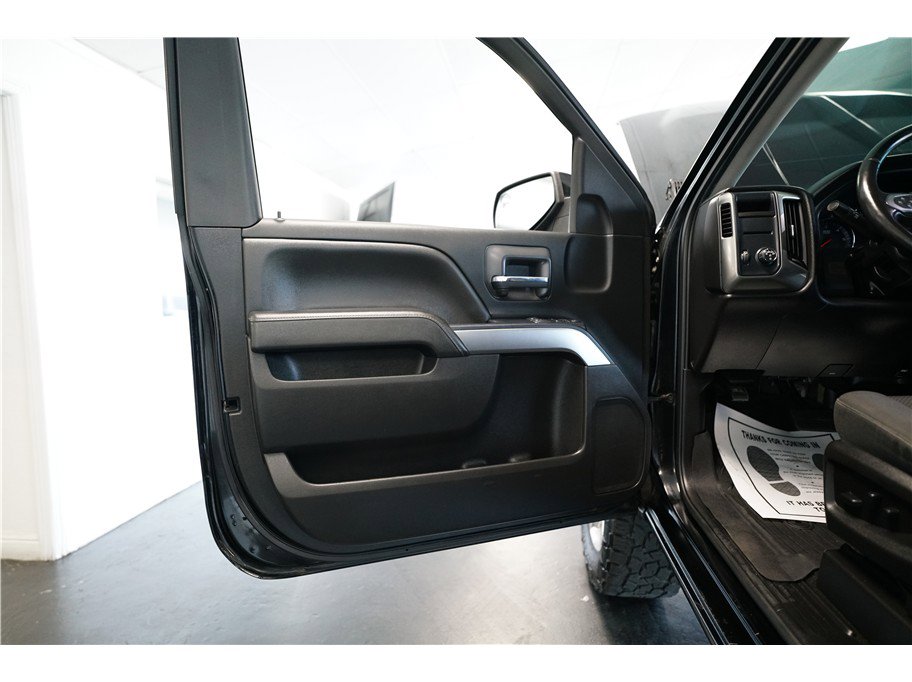 Used 2018 Chevrolet Silverado 1500 LT w/ LT Convenience Package image 13
