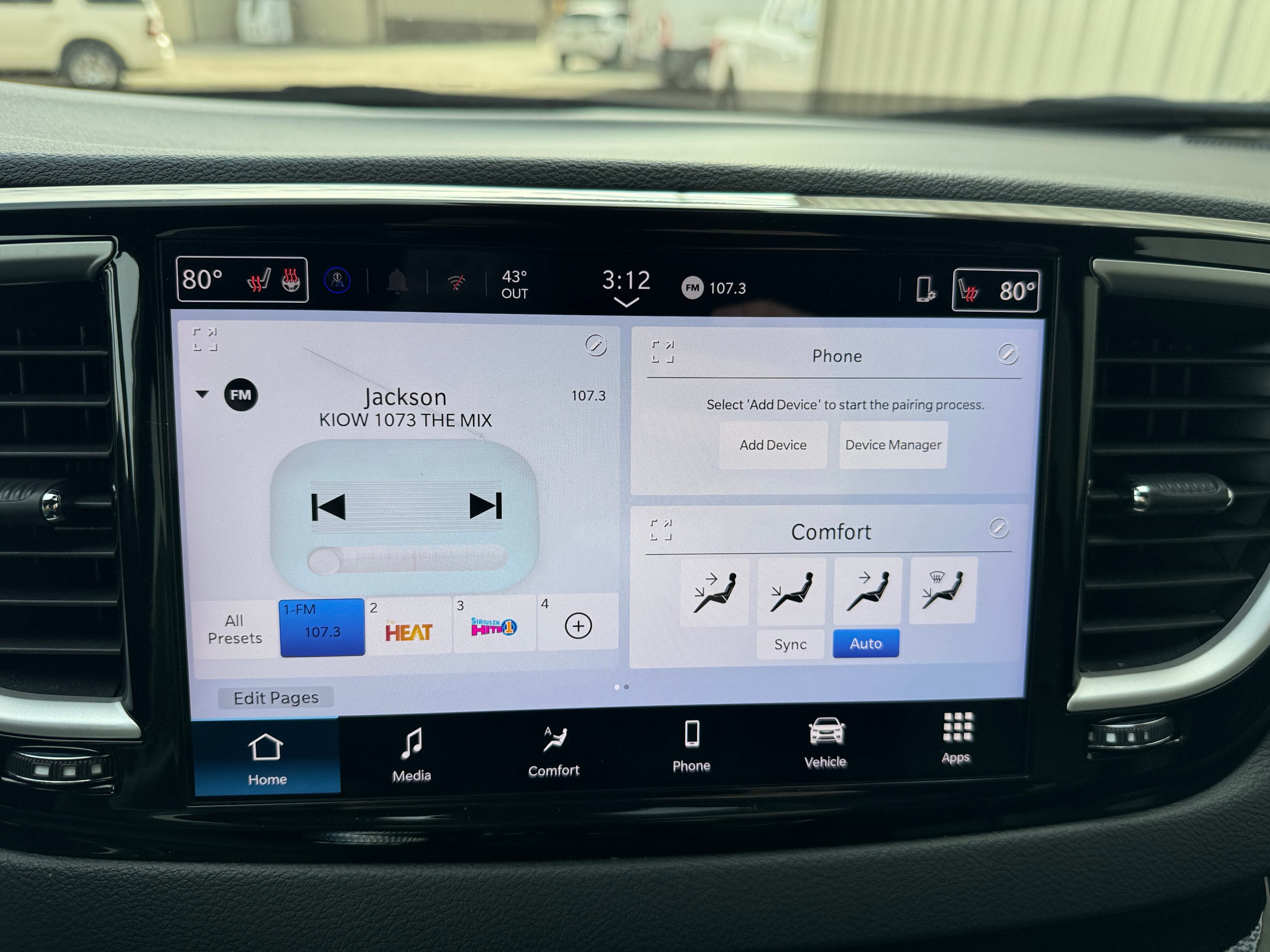 Used 2025 Chrysler Pacifica Select FWD image 15