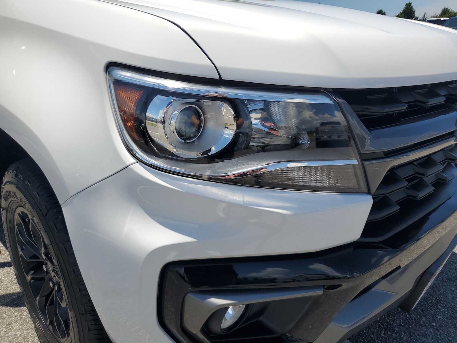 Used 2021 Chevrolet Colorado Z71 AWD/4WD image 11