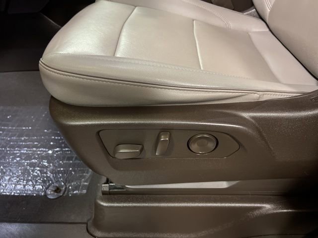 Used 2023 GMC Yukon XL SLT w/ SLT Luxury Package image 53