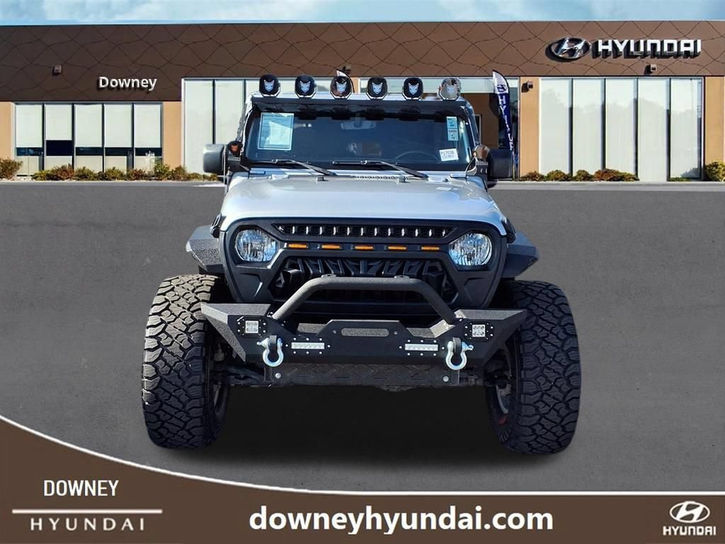 Used 2023 Jeep Gladiator Overland AWD/4WD image 2