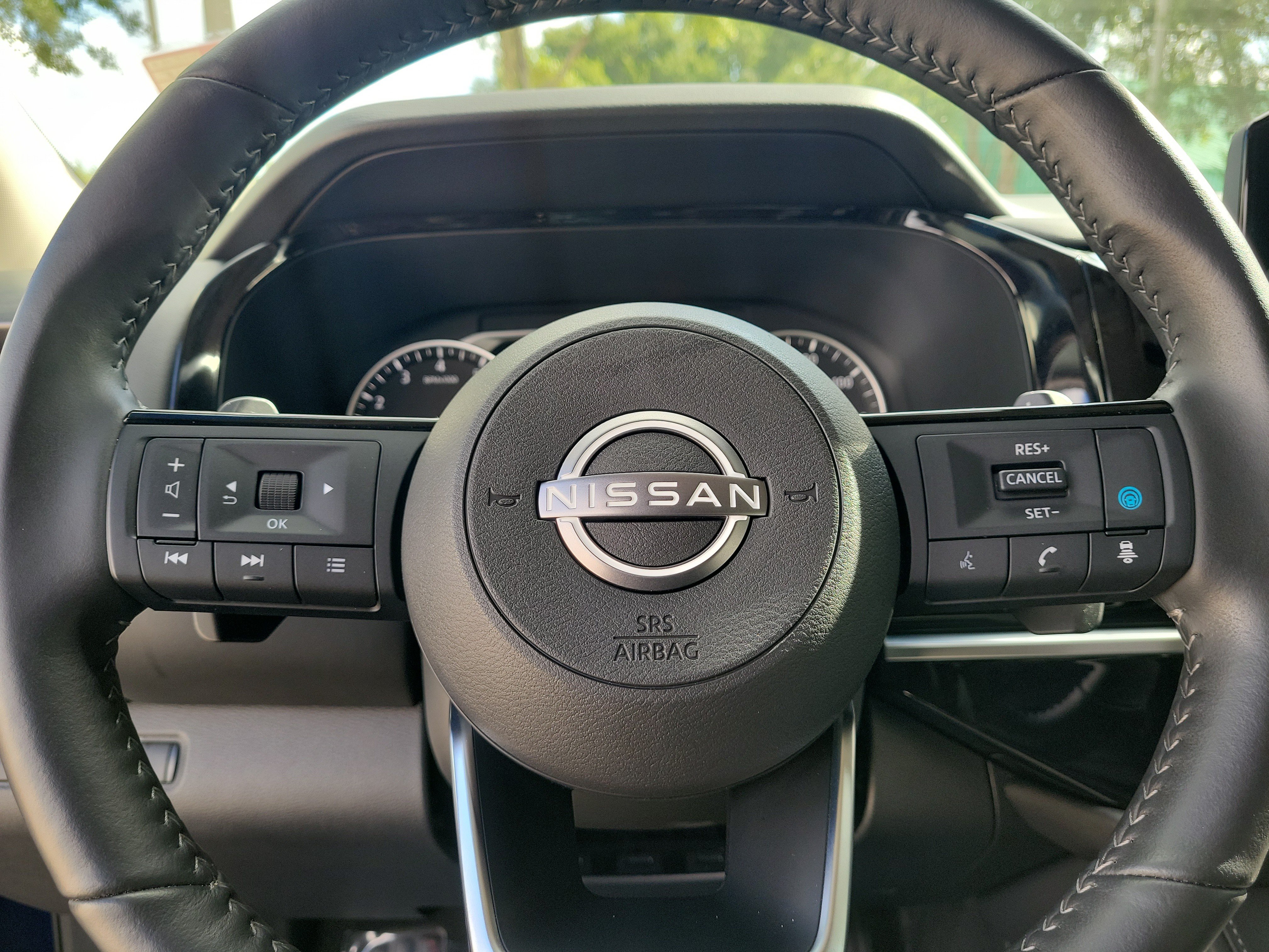 Certified 2025 Nissan Pathfinder SL FWD image 21