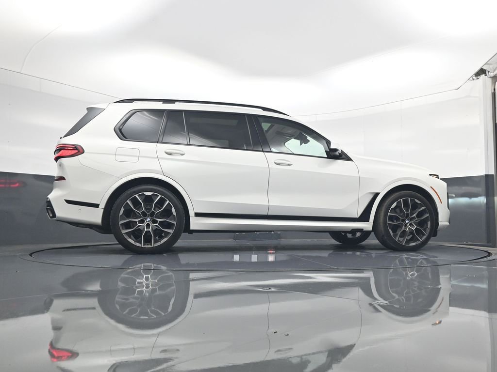 Used 2024 BMW X7 xDrive40i w/ Executive Package image 15