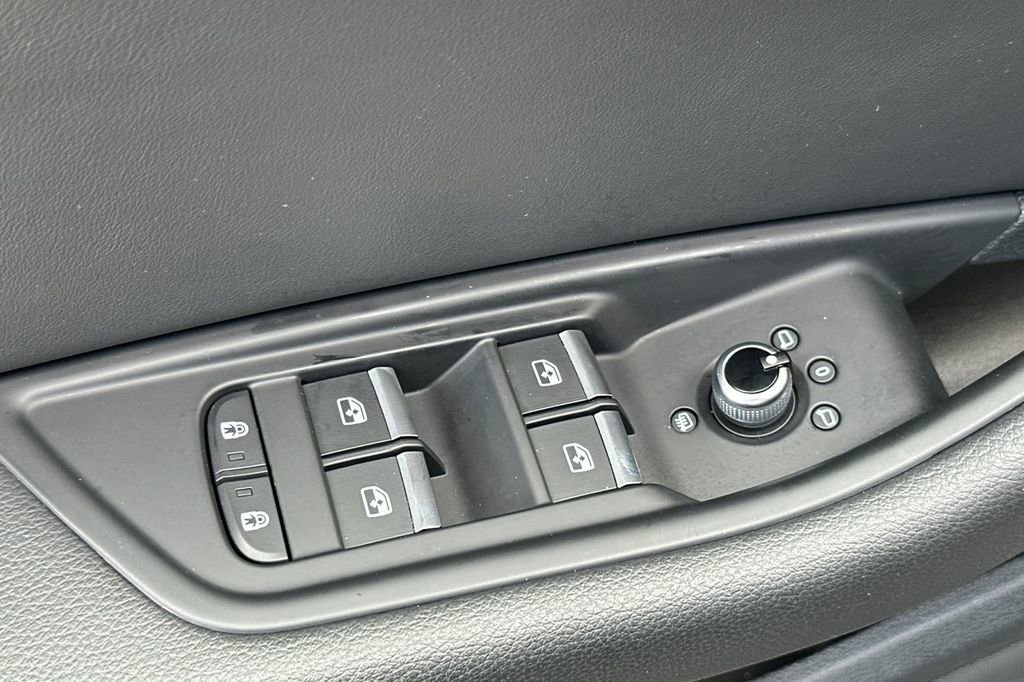 Used 2023 Audi A4 2.0T Premium w/ Convenience Package AWD/4WD image 12