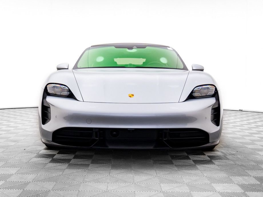 Used 2021 Porsche Taycan Turbo image 9