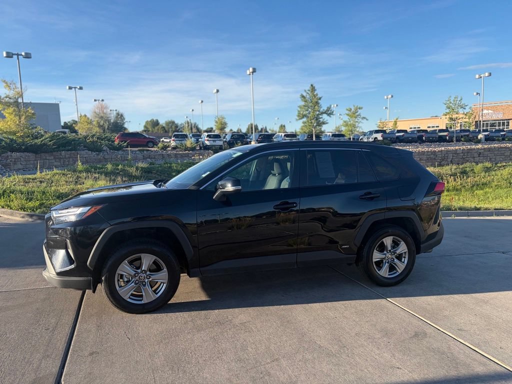 Used 2025 Toyota RAV4 XLE AWD/4WD image 5