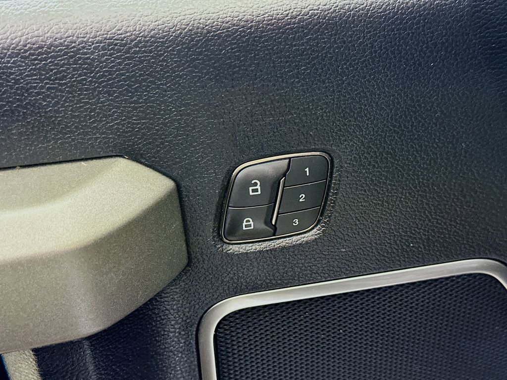 Used 2018 Ford F150 Raptor w/ Equipment Group 802A Luxury image 21