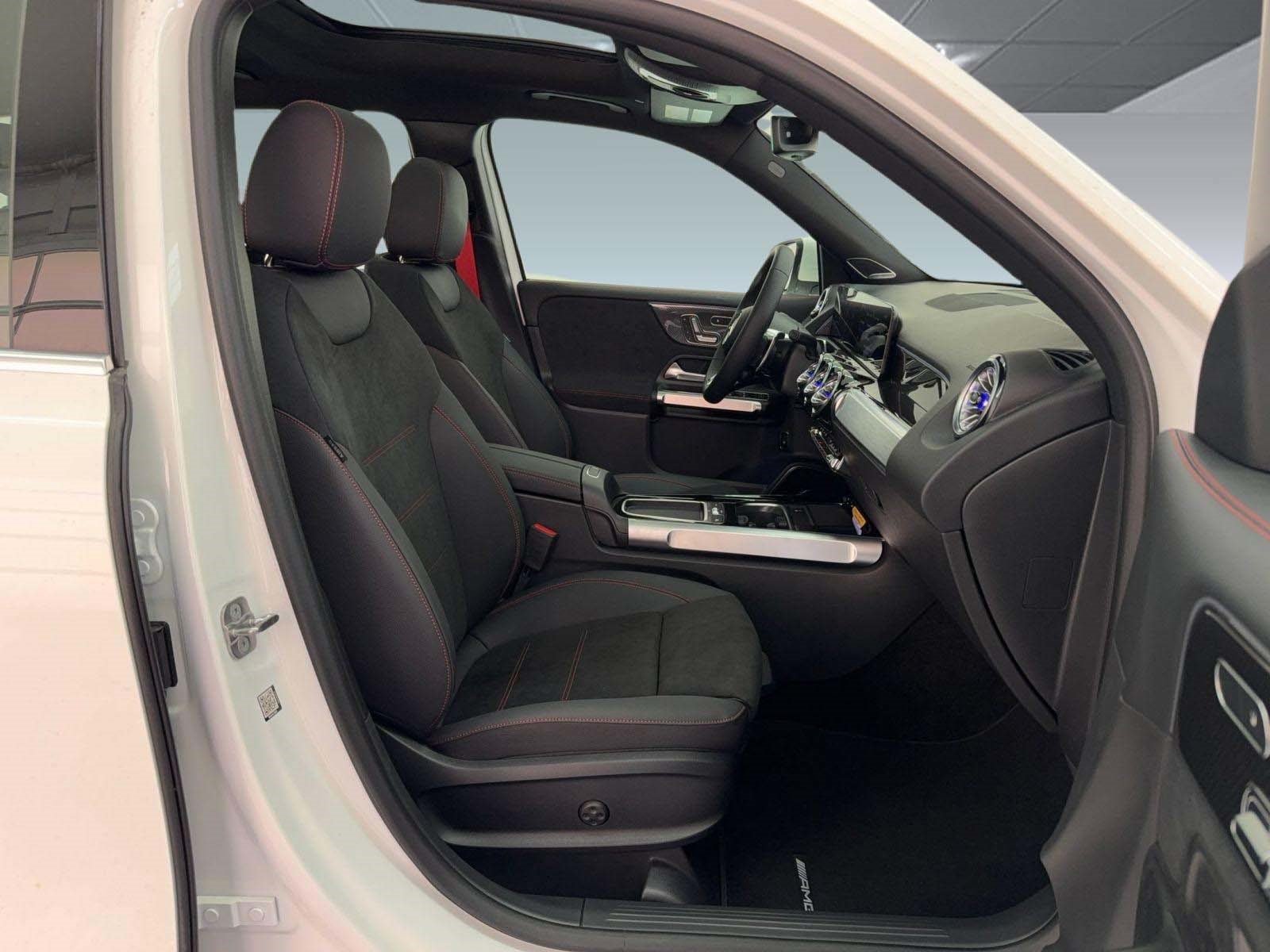 New 2026 Mercedes-Benz GLB 35 AMG 4MATIC image 24