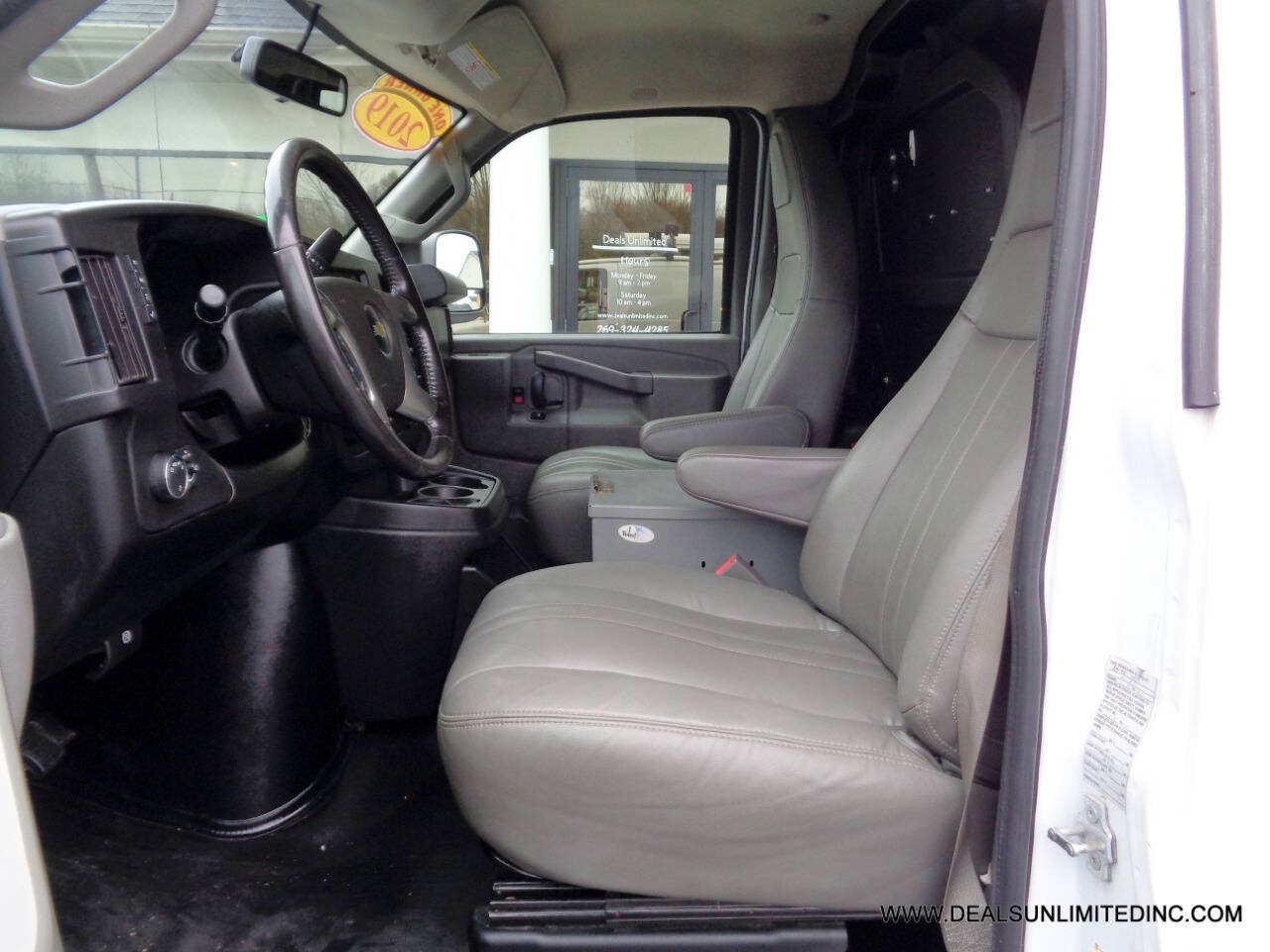 Used 2019 Chevrolet Express 2500 w/ Driver Convenience Package RWD image 9