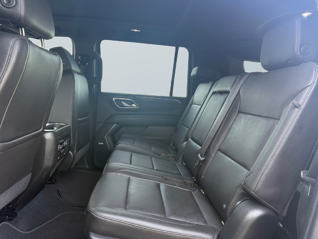 Used 2021 Chevrolet Suburban LT w/ LT Signature Package AWD/4WD image 13