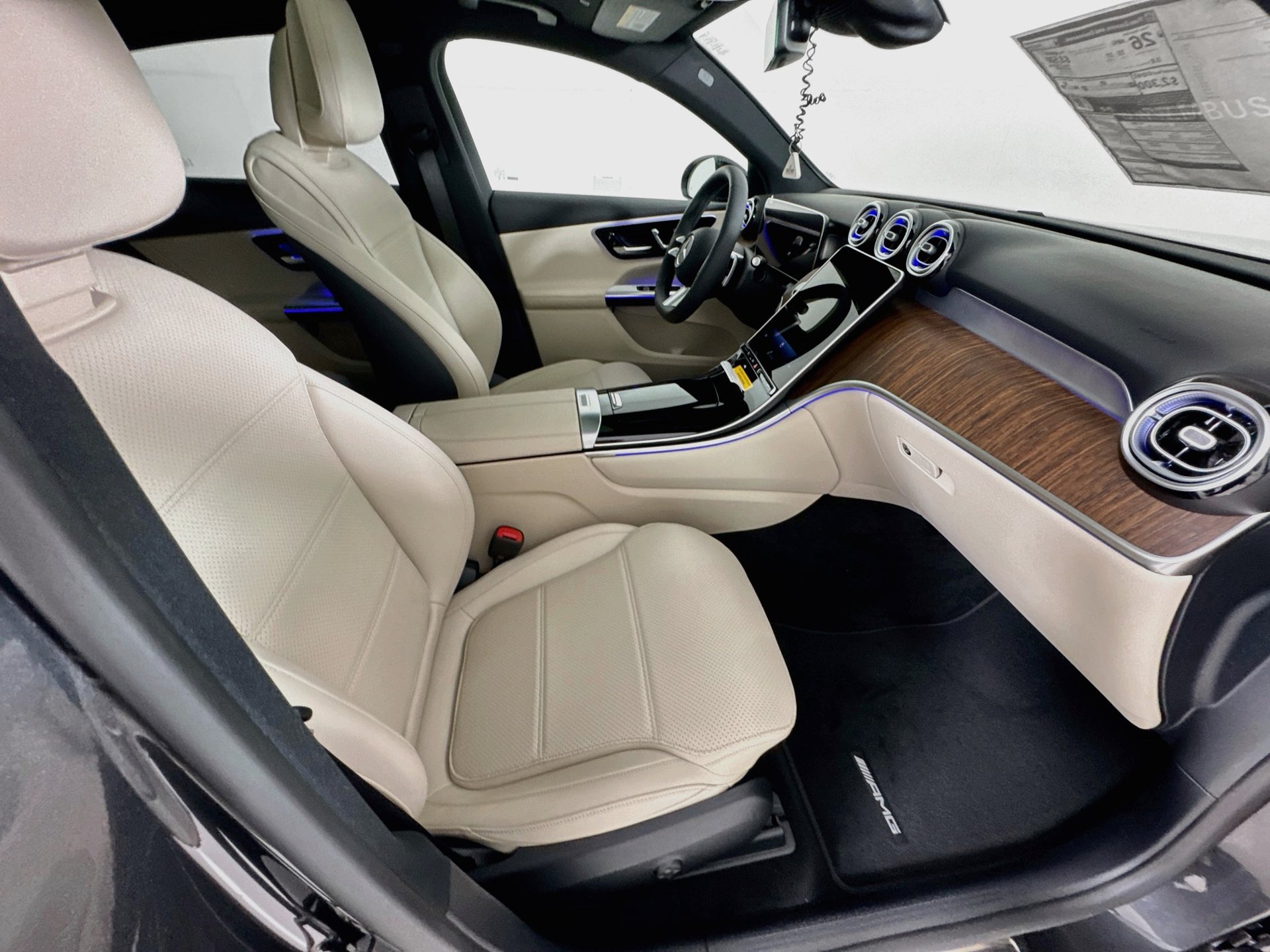 New 2027 Mercedes-Benz GLC 300 4MATIC image 30