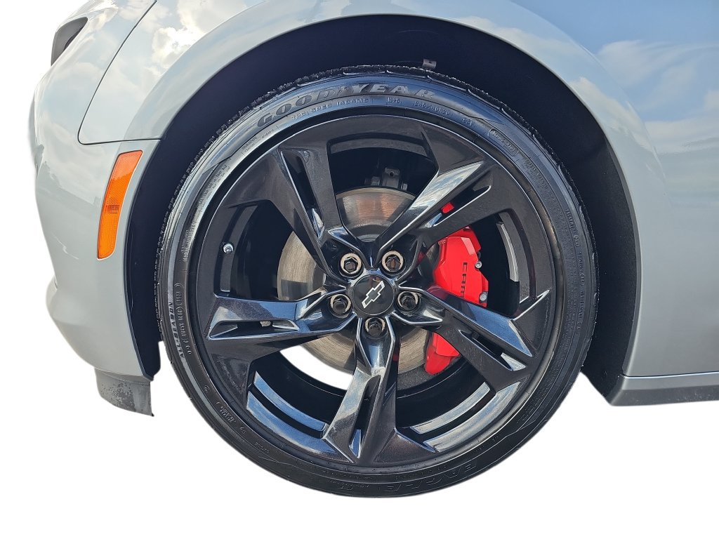 Used 2024 Chevrolet Camaro LT w/ Technology Package RWD image 31