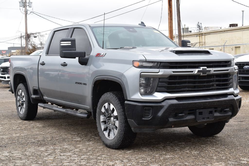 Used 2024 Chevrolet Silverado 2500 Custom w/ Custom Value Package image 3