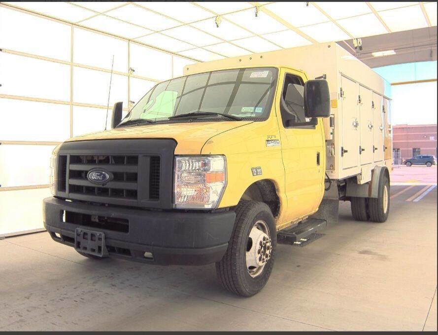 Used 2019 Ford E-450 and Econoline 450 Super Duty w/ Power Windows & Locks Group image 6