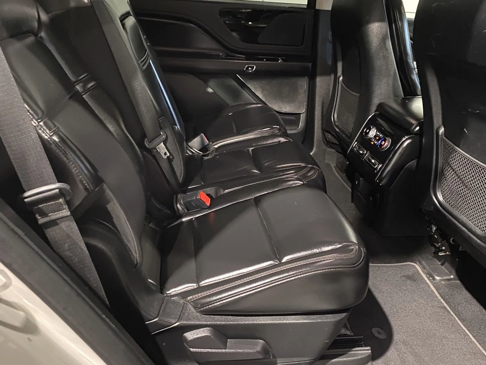 Used 2021 Lincoln Aviator 2WD image 7