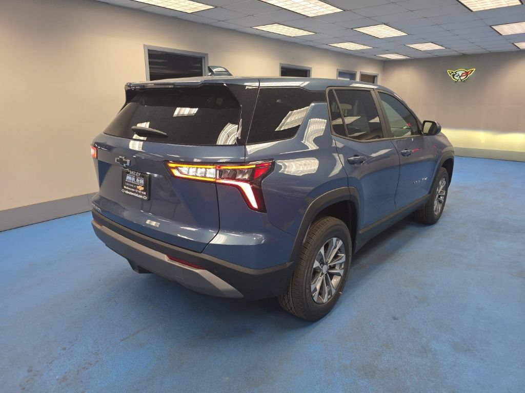 New 2027 Chevrolet Equinox LT FWD image 3