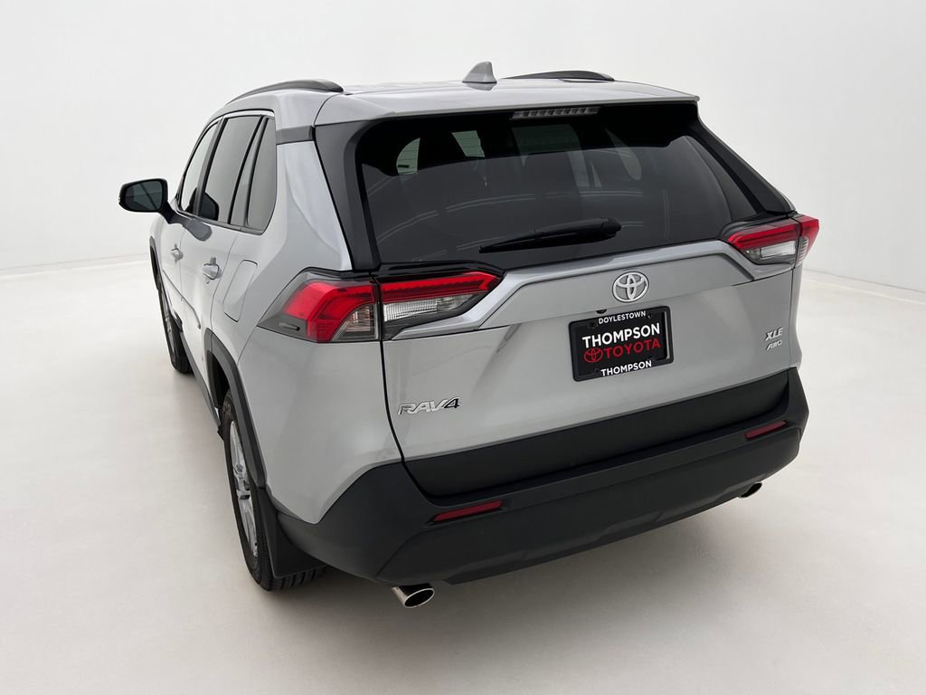 Used 2024 Toyota RAV4 XLE AWD/4WD image 8