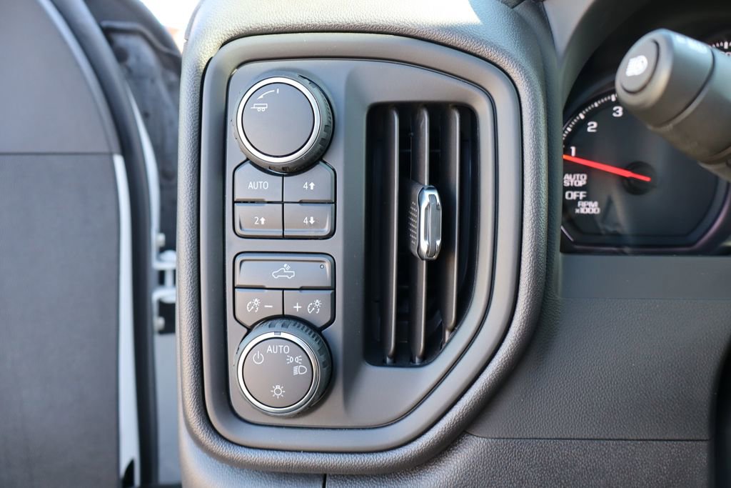 Used 2025 Chevrolet Silverado 1500 Custom Trail Boss w/ Turbomax Blackout Package image 16