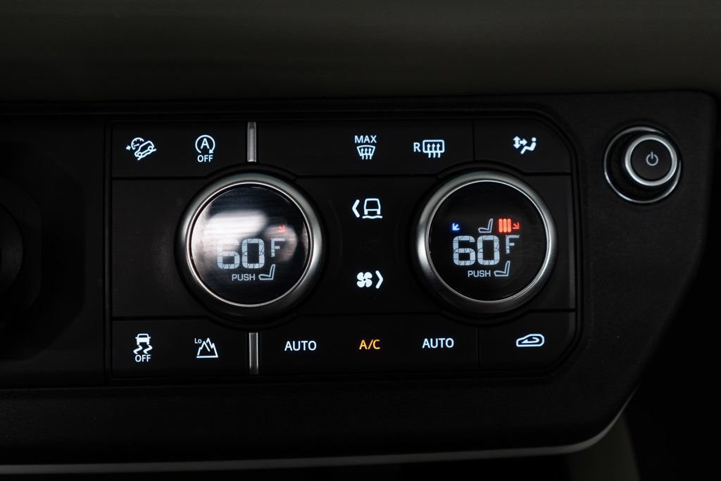 Used 2024 Land Rover Defender 110 S AWD/4WD image 28