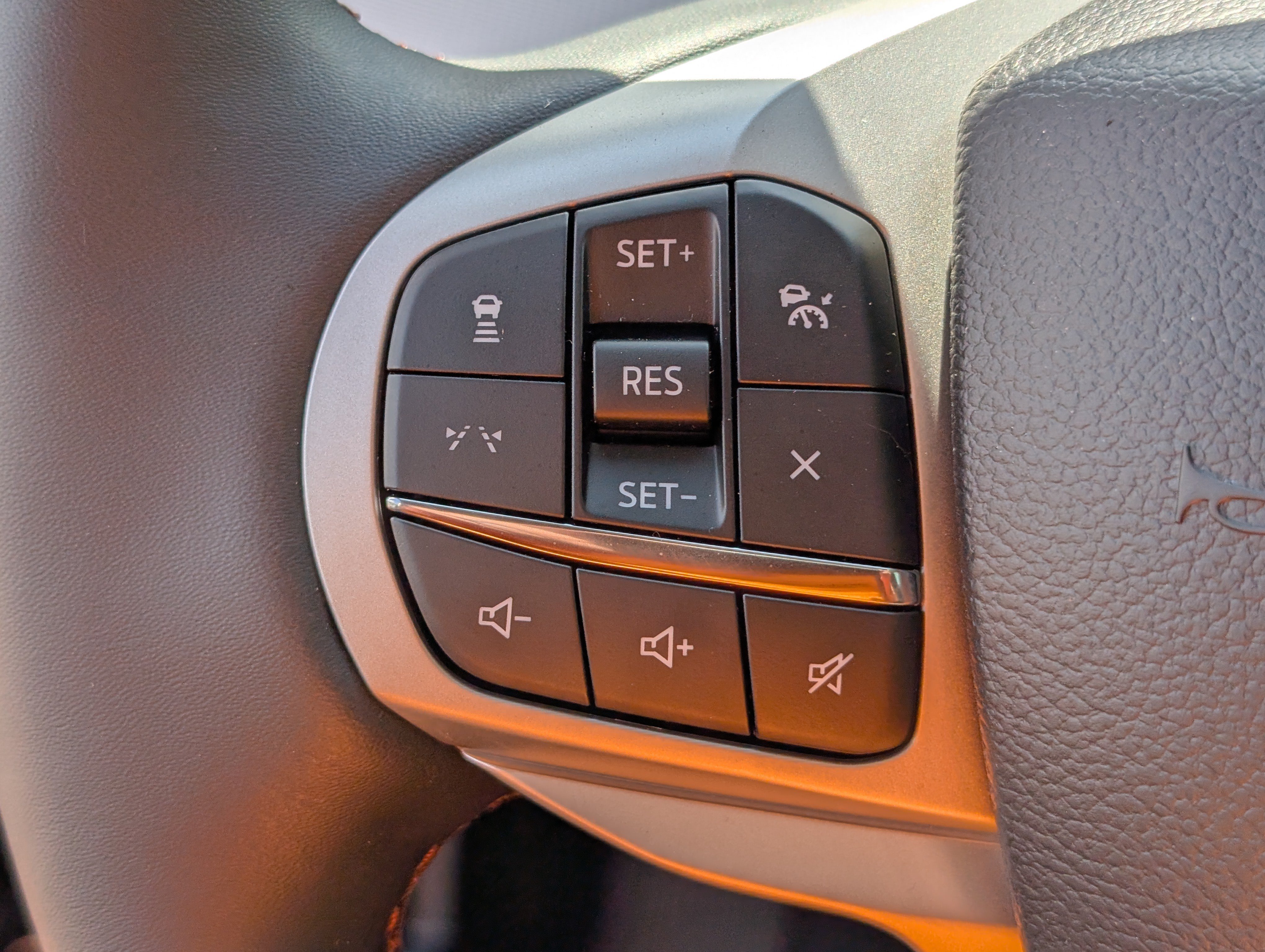 New 2026 Ford Explorer Active RWD image 19