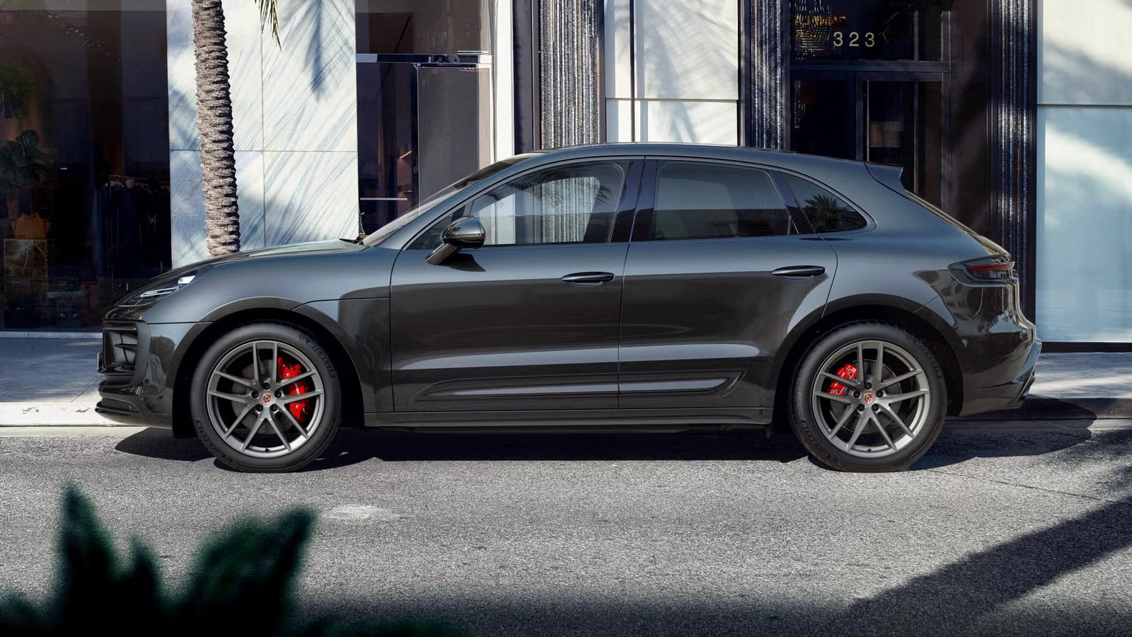 Certified 2022 Porsche Macan S image 2