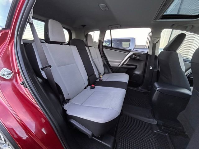 Used 2018 Toyota RAV4 XLE image 40