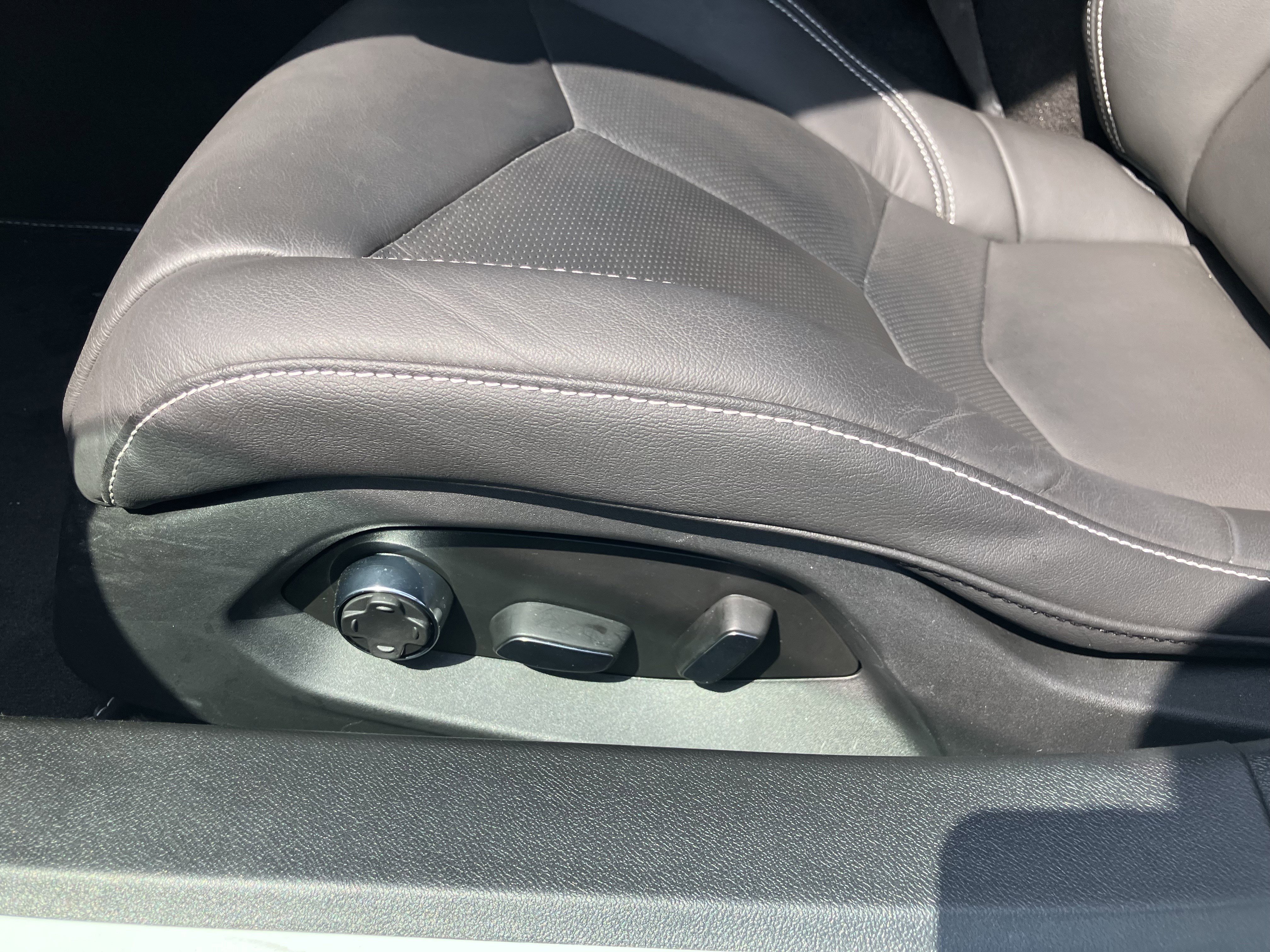 Used 2025 Chevrolet Corvette Stingray Preferred Cpe image 22