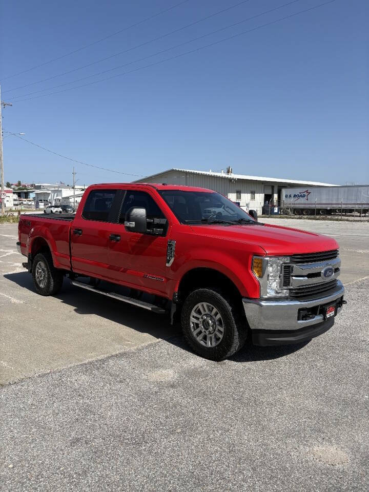 Used 2017 Ford F250 XL w/ STX Appearance Package AWD/4WD image 2