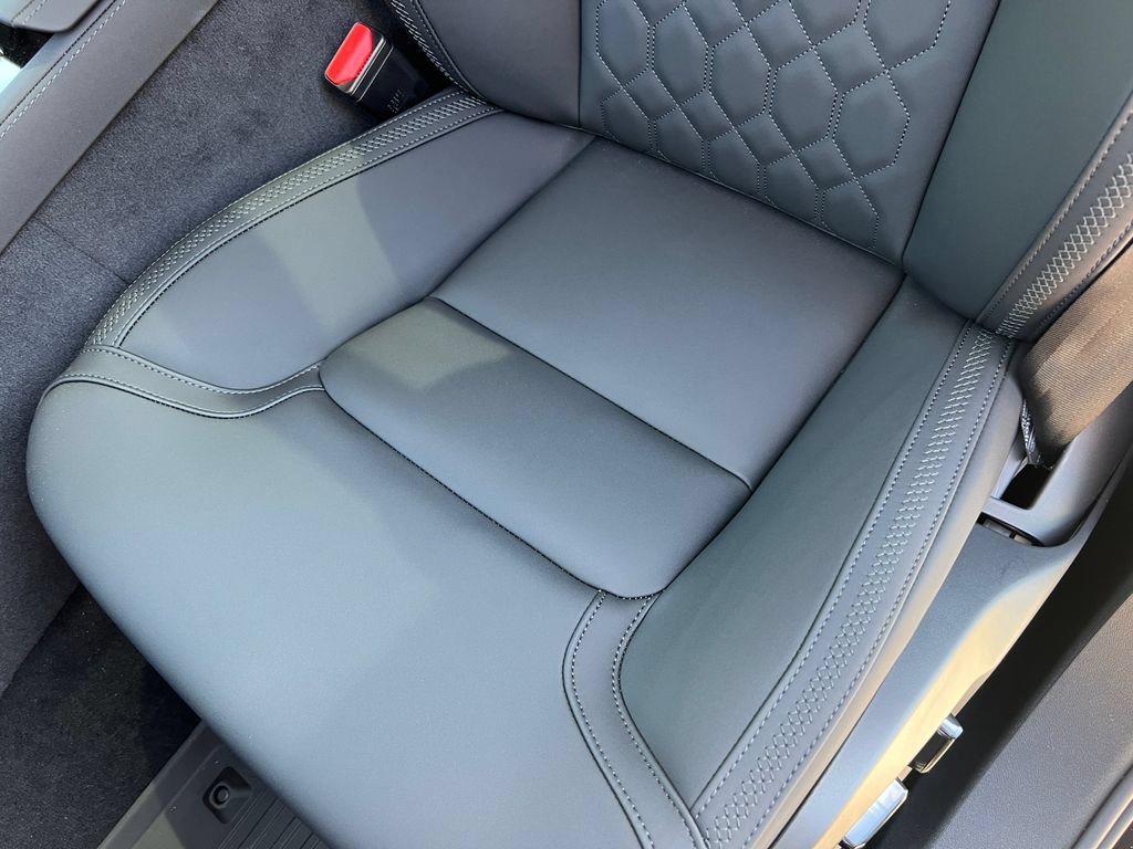 New 2026 Volvo XC90 B6 Plus w/ Protection Package Premier AWD/4WD image 14
