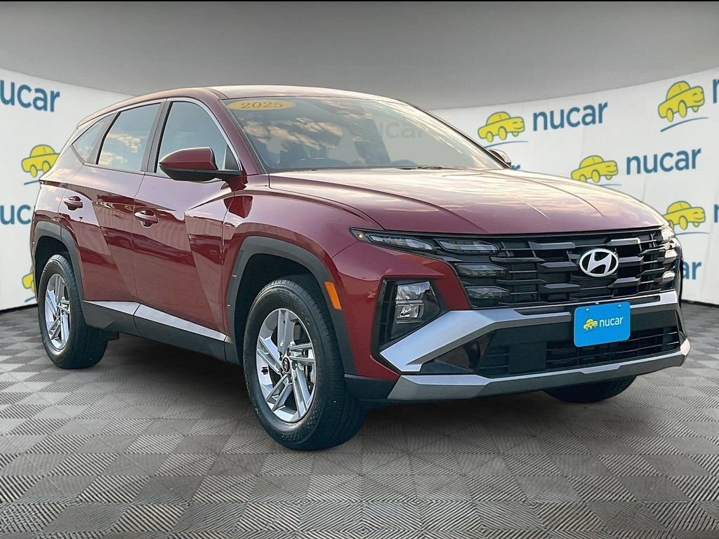 Used 2025 Hyundai Tucson SE AWD/4WD image 1