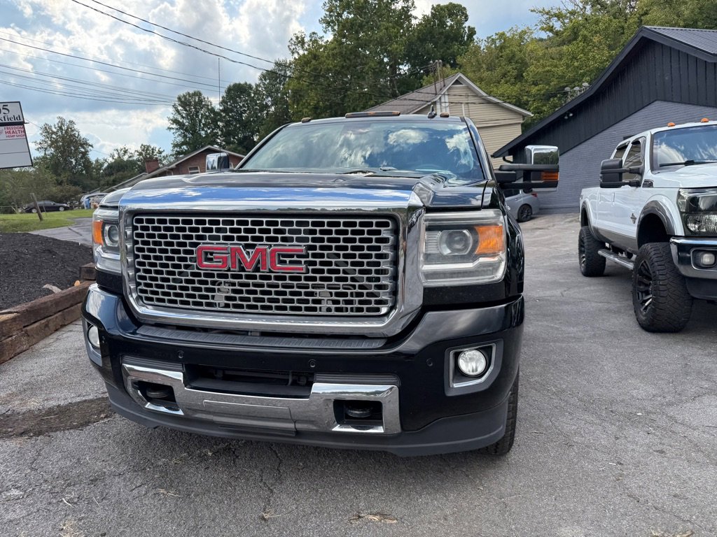 Used 2015 GMC Sierra 2500 Denali w/ Duramax Plus Package image 21