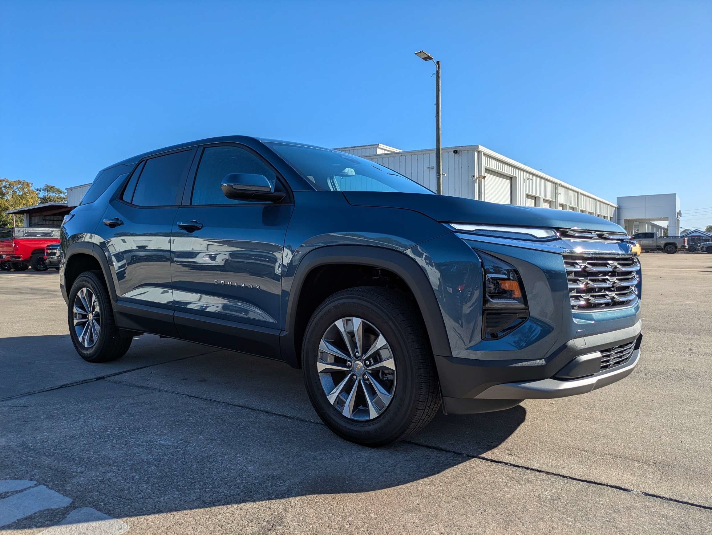 New 2027 Chevrolet Equinox LT FWD image 3